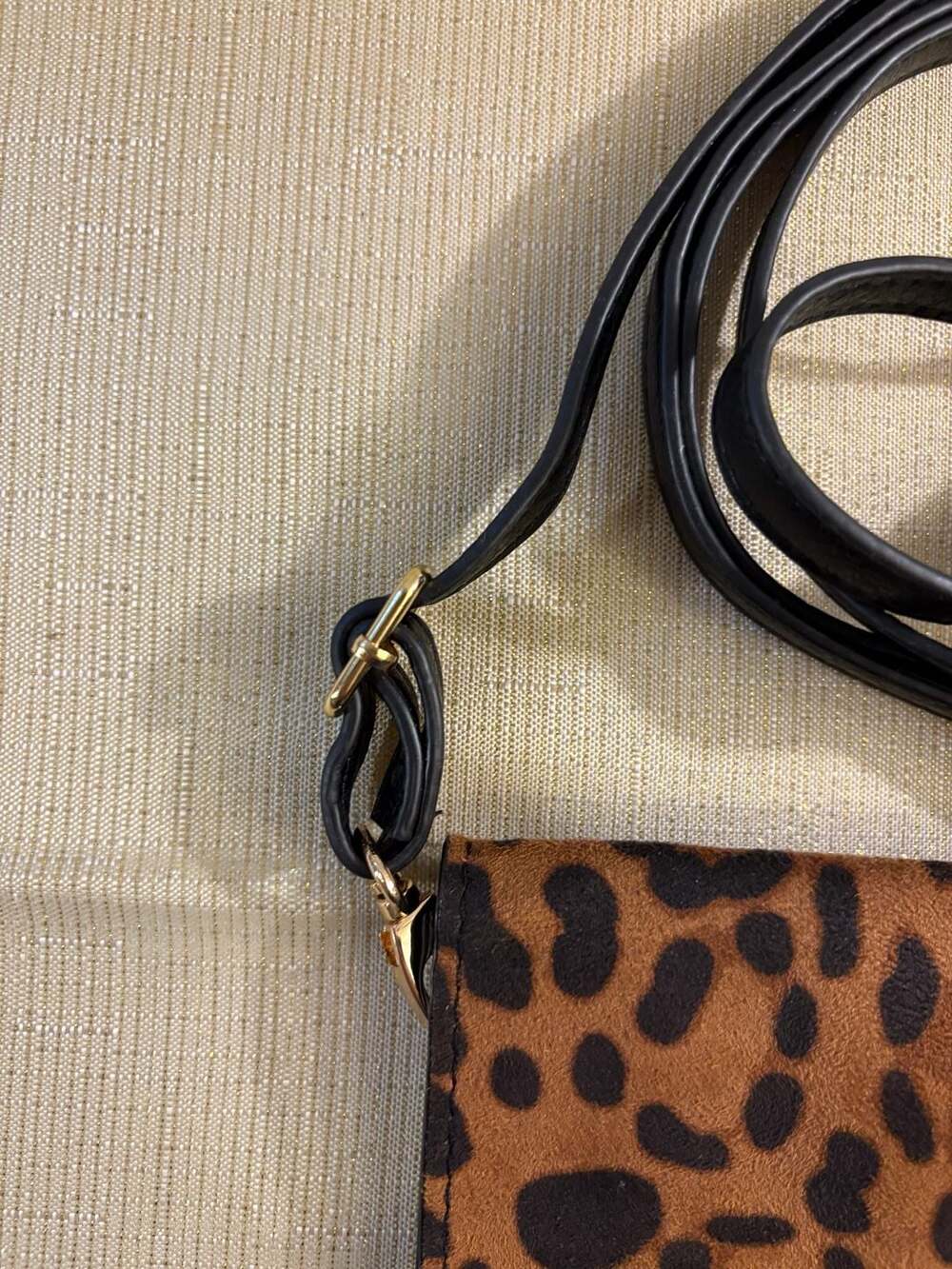 Savethegirls Leopard Print Touchscreen Phone Crossbody Bag - Picture 3 of 6